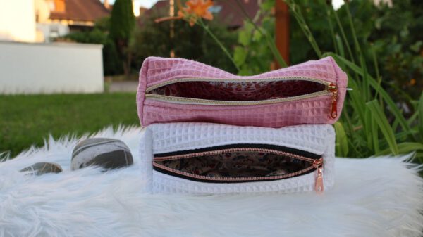 Wafflé Chic Pouch - Image 3