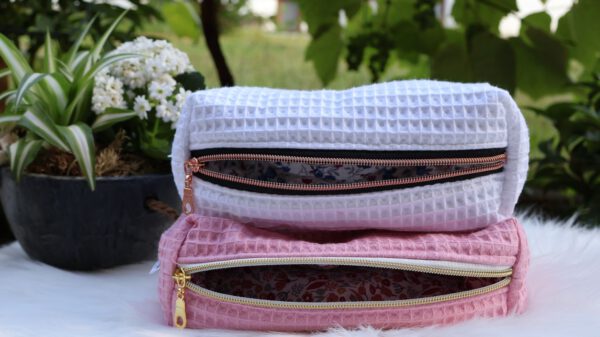 Wafflé Chic Pouch - Image 3